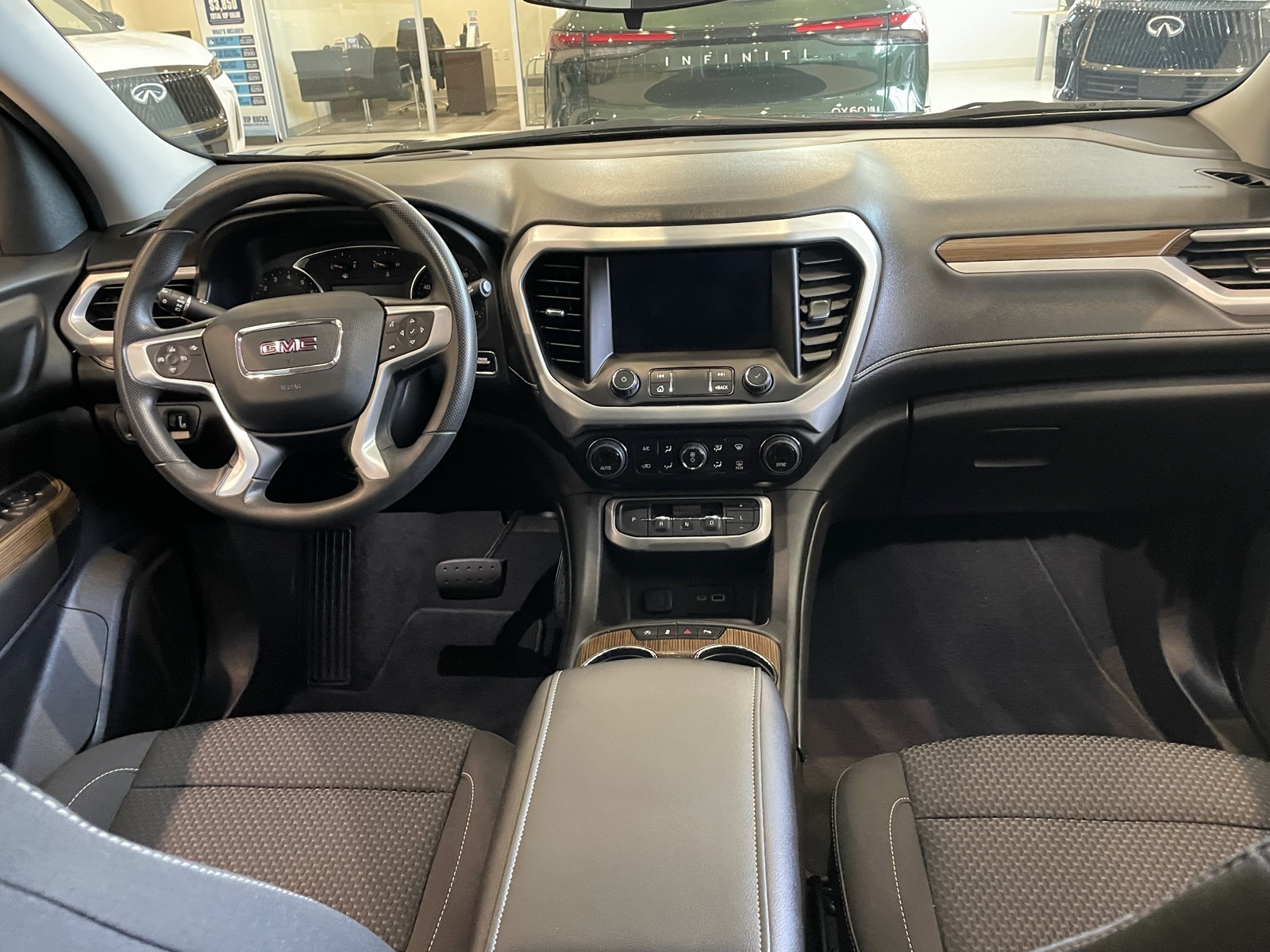 2023 Gmc Acadia SLE photo 2
