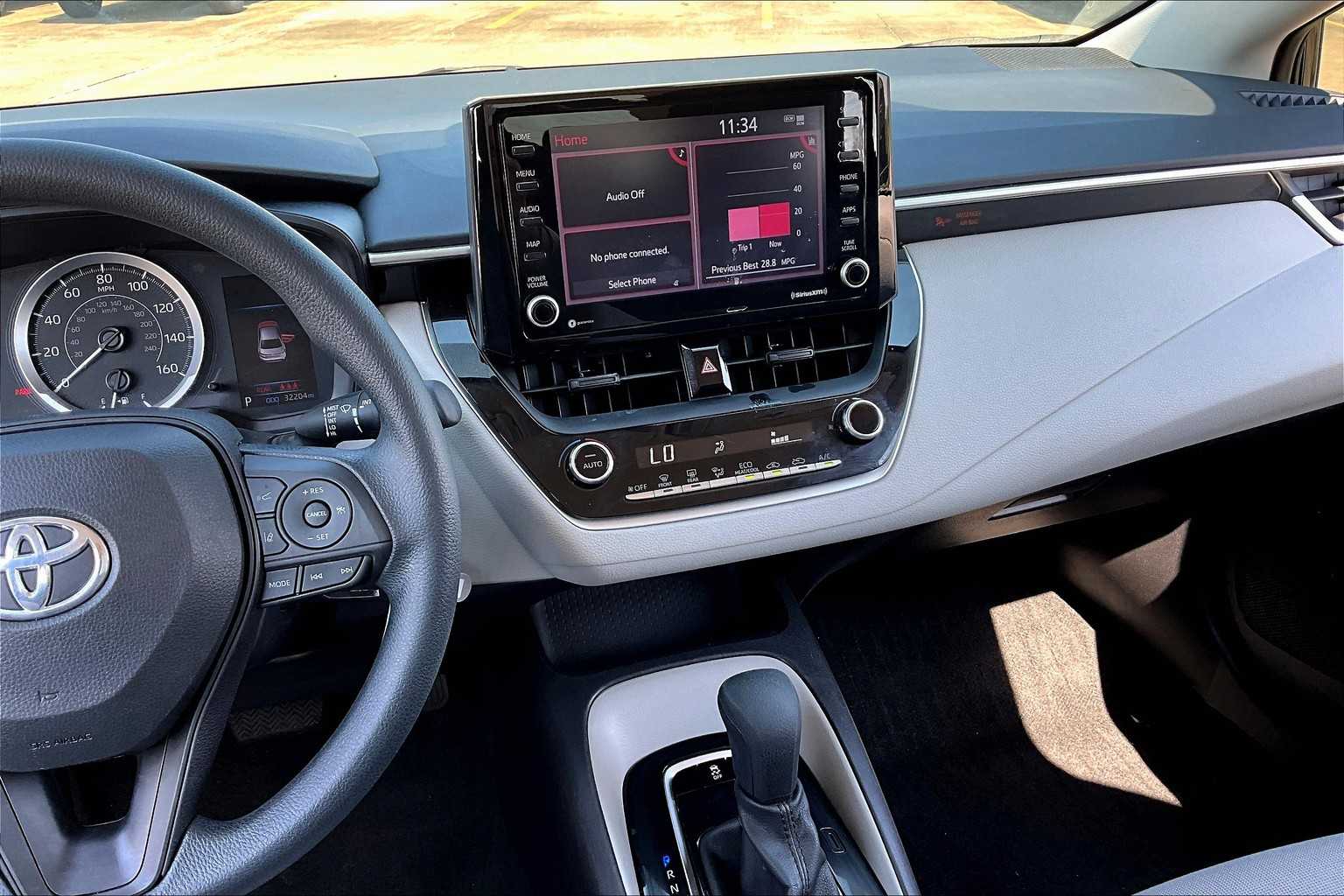 2022 Toyota Corolla LE photo 5