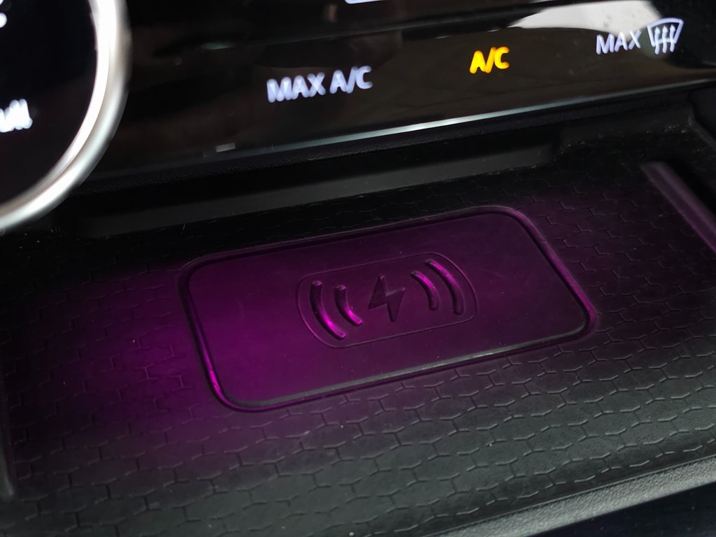 2022 JAGUAR F-PACE - Image 29