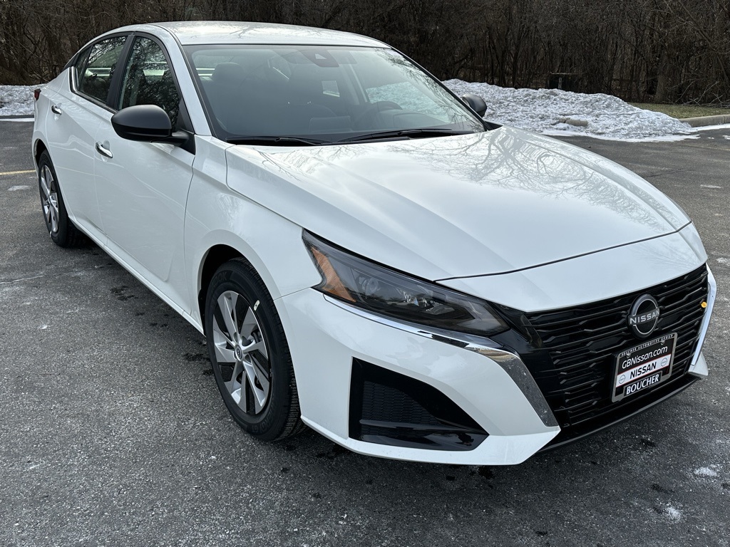 2025 Nissan Altima S photo 2