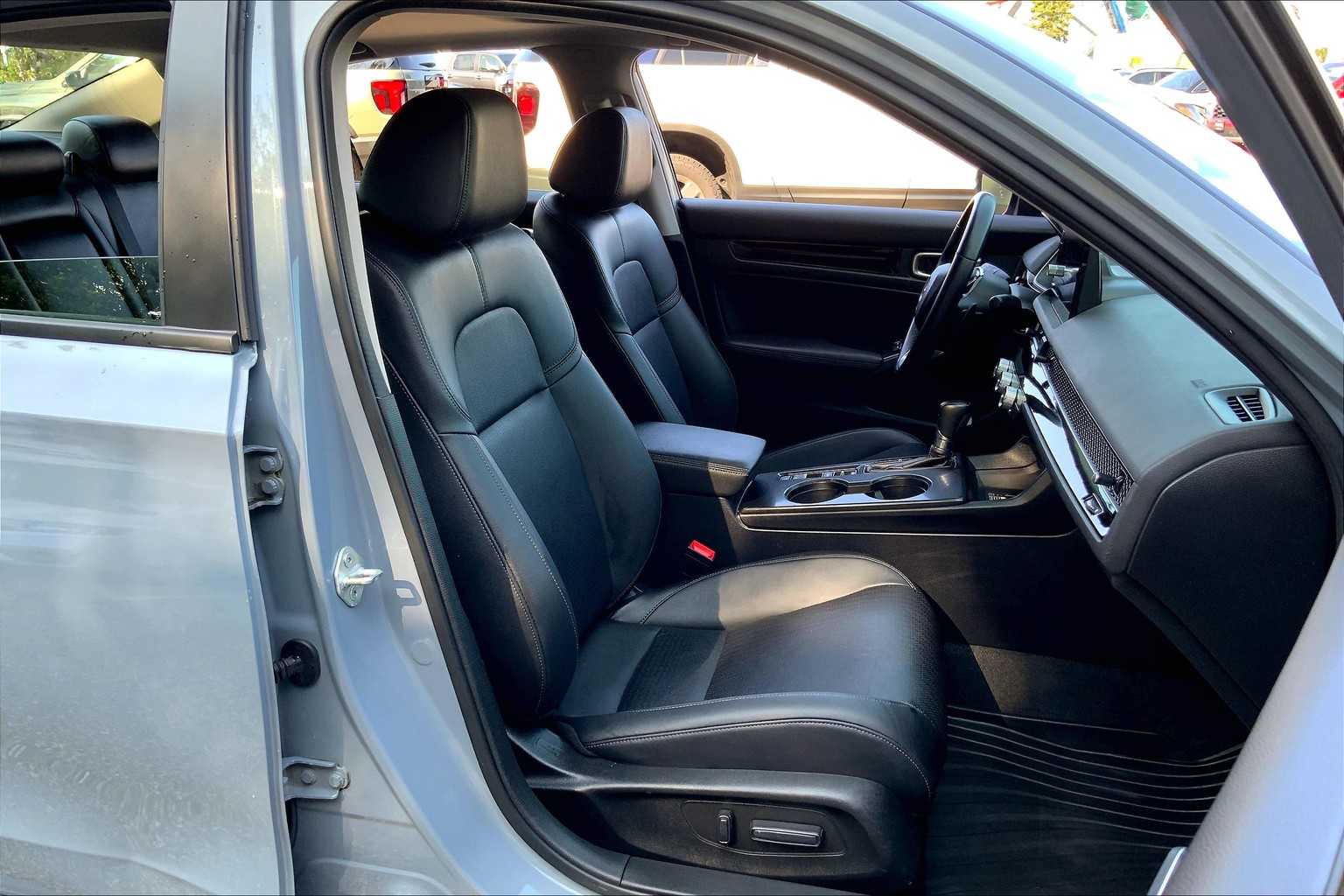 2024 Honda Civic Touring photo 7