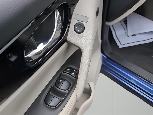 2021 Nissan Rogue Sport SL photo 13