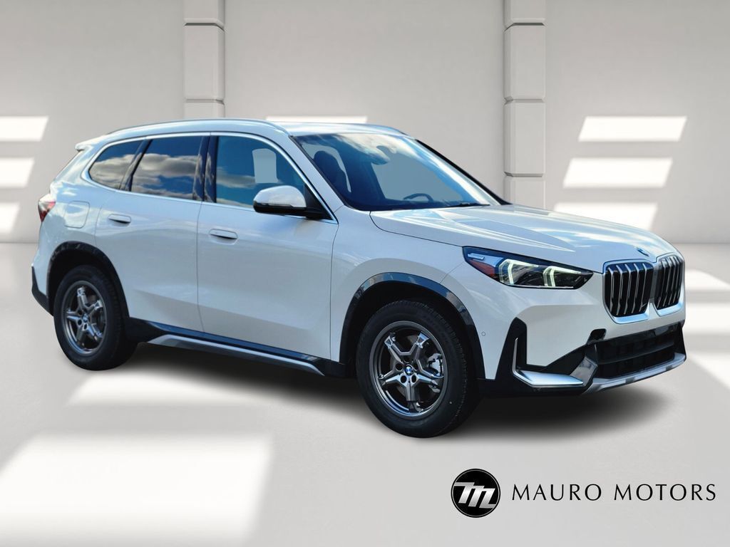2026 BMW X1 28i's photo