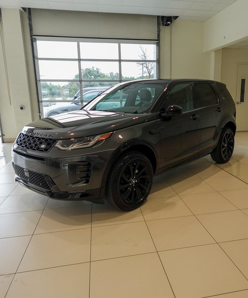 2025 Land Rover Discovery Sport SE photo 2