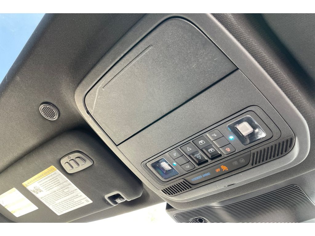 2023 Ford Explorer ST photo 24