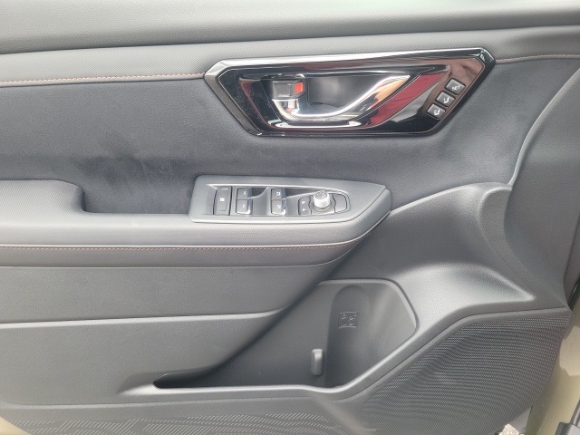 2025 Subaru Forester Touring photo 12