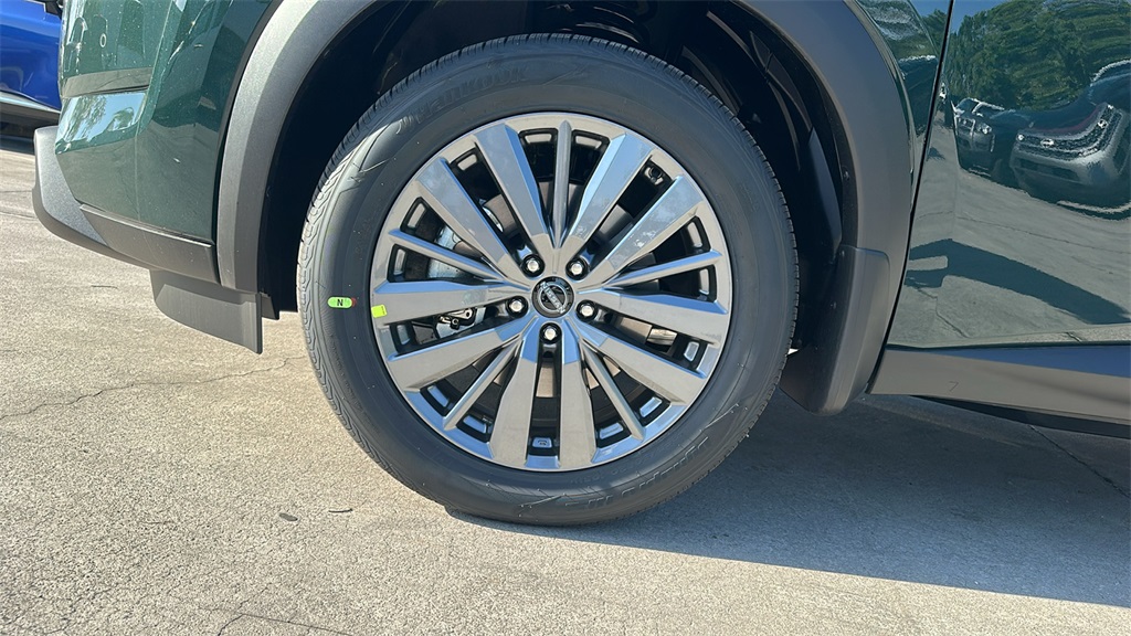 2025 Nissan Pathfinder SL photo 10