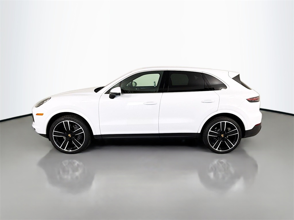 2023 Porsche Cayenne Platinum Edition photo 2