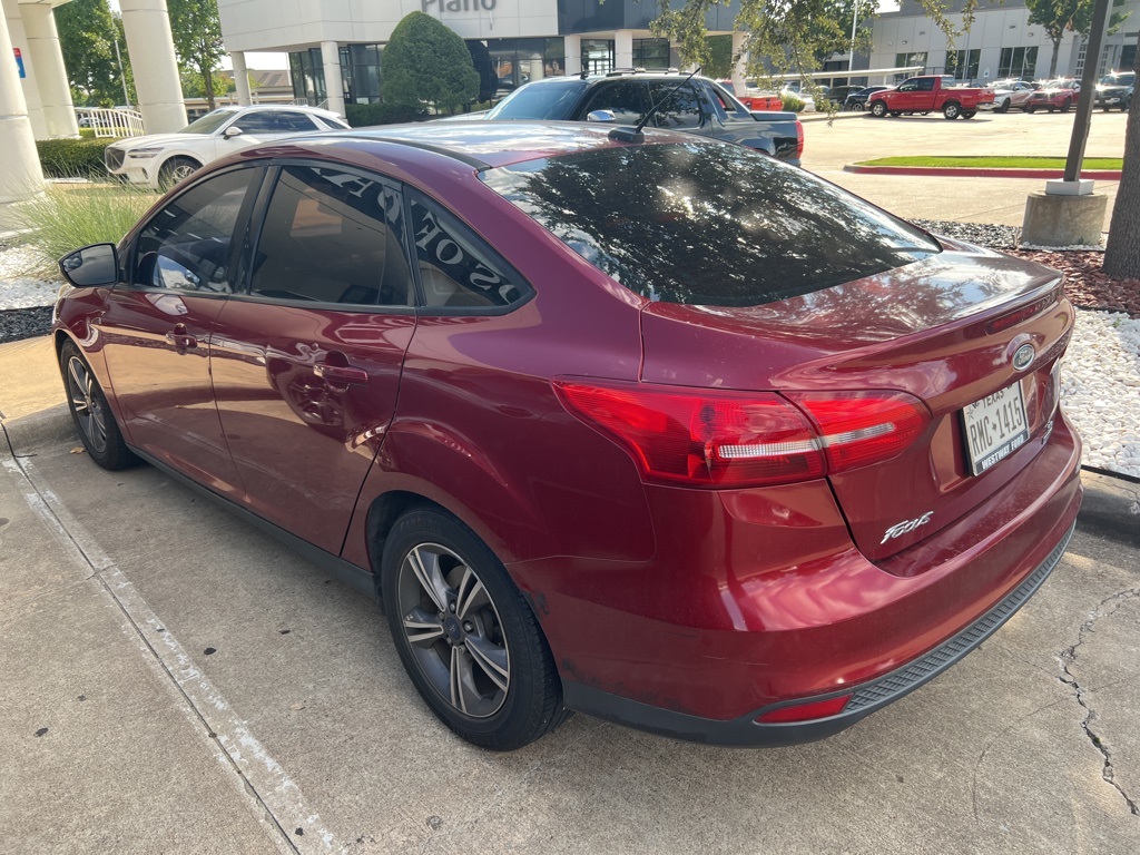 2017 Ford Focus SE photo 3