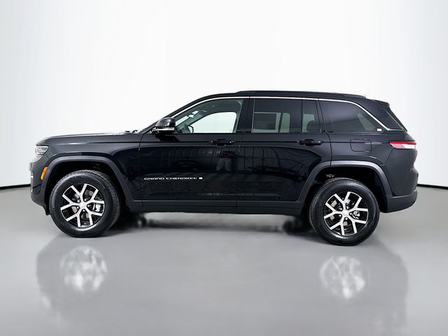 2025 Jeep Grand Cherokee Limited photo 3