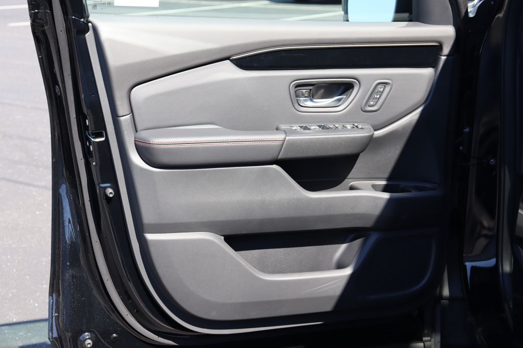 2025 Honda Pilot TrailSport photo 29