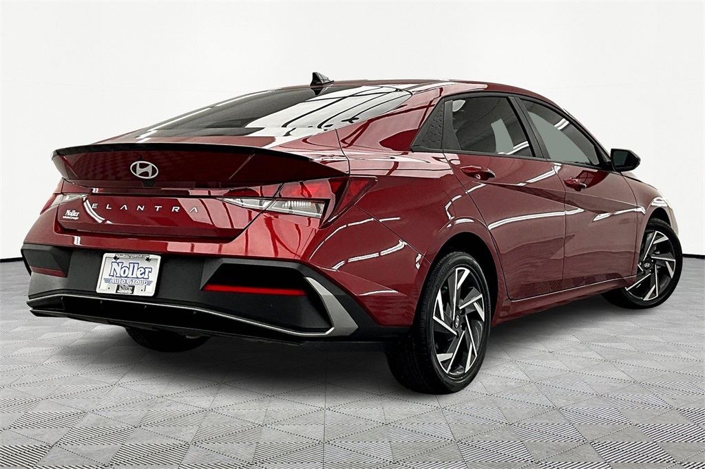 Used 2025 Hyundai Elantra SEL with VIN KMHLM4DG4SU924691 for sale in Kansas City