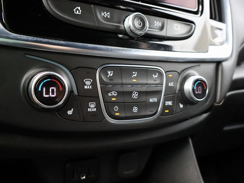 2022 Chevrolet Traverse Leather photo 37