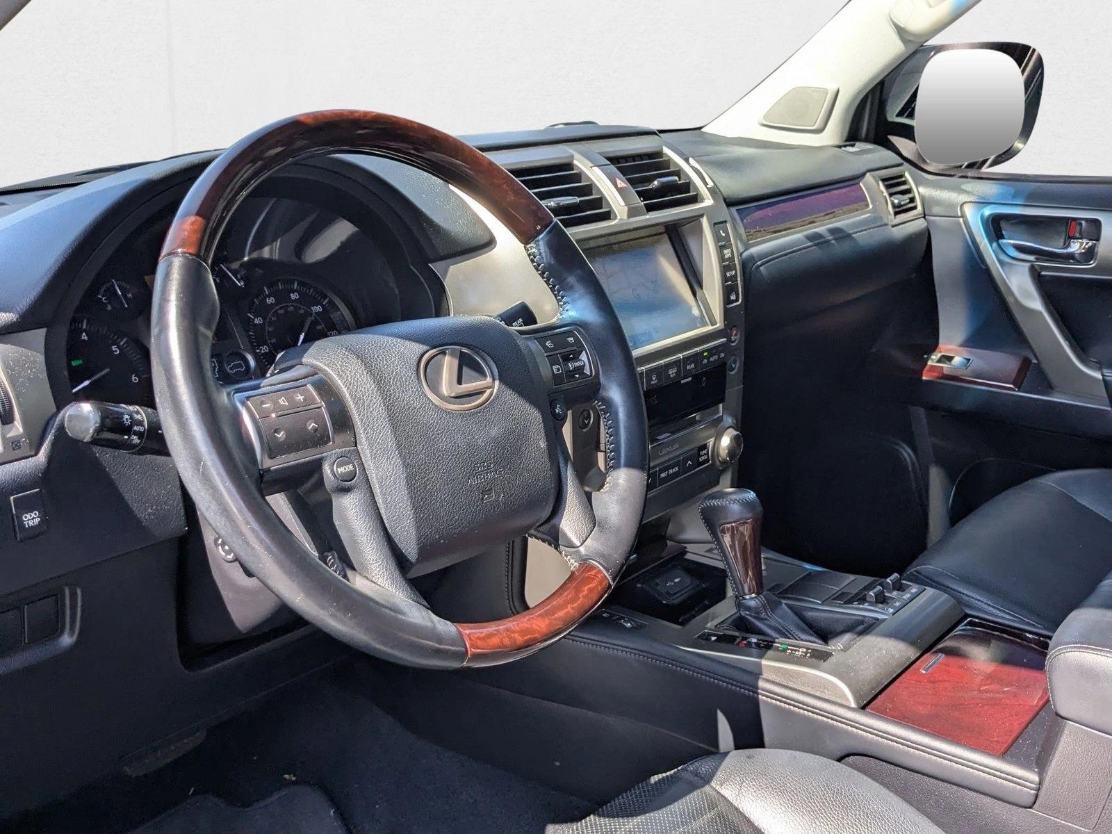 2019 Lexus GX 460 photo 10