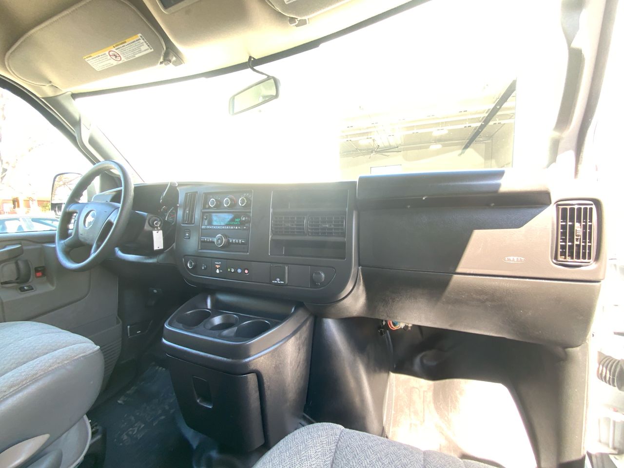 2022 Chevrolet Express Passenger 3500 photo 13