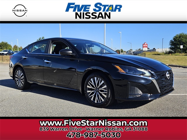 2025 Nissan Altima SV's photo