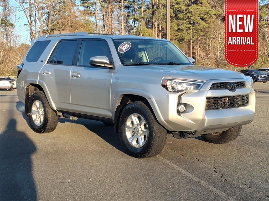 2015 Toyota 4Runner SR5's photo