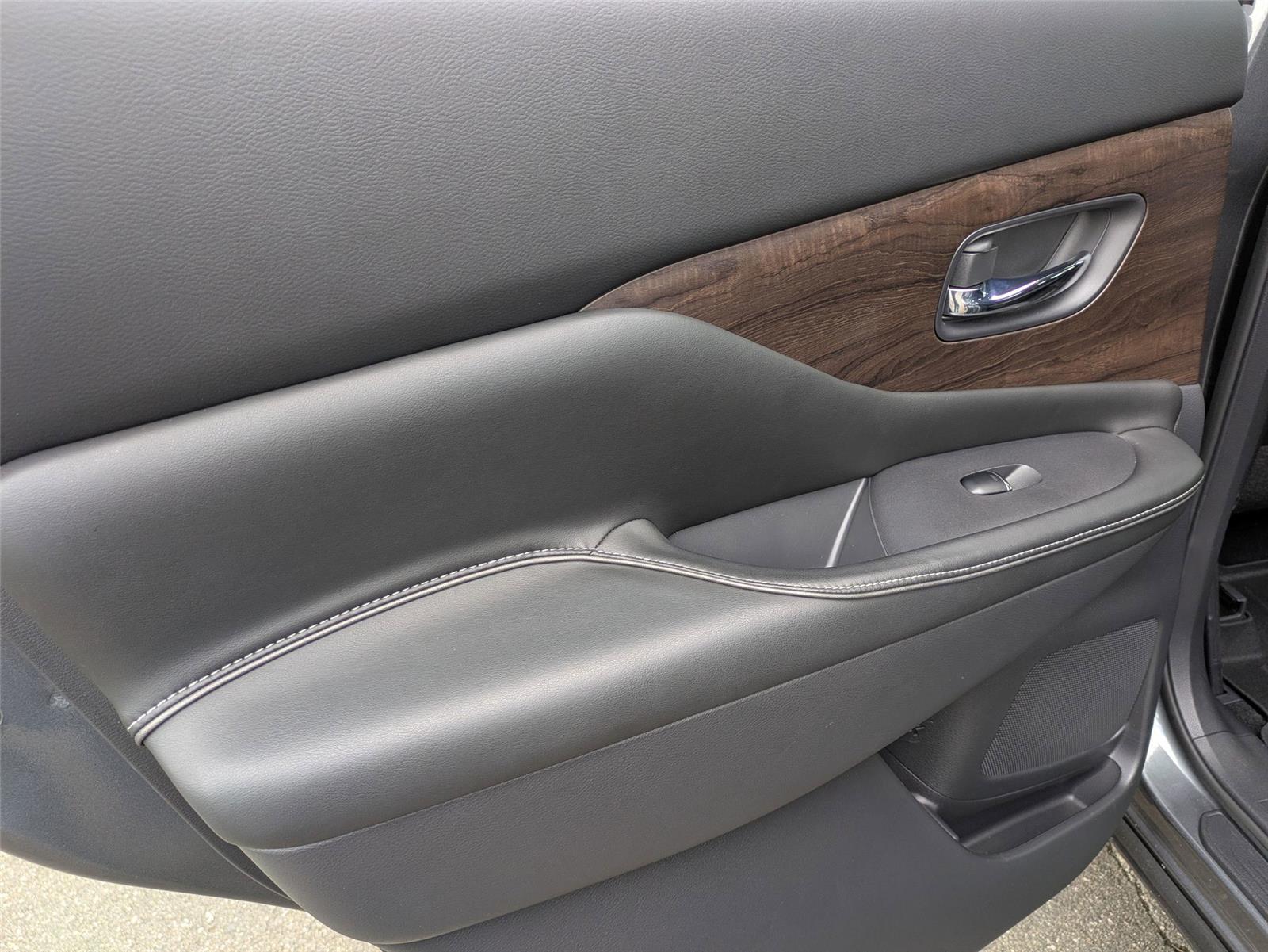 2020 Nissan Murano Platinum photo 24
