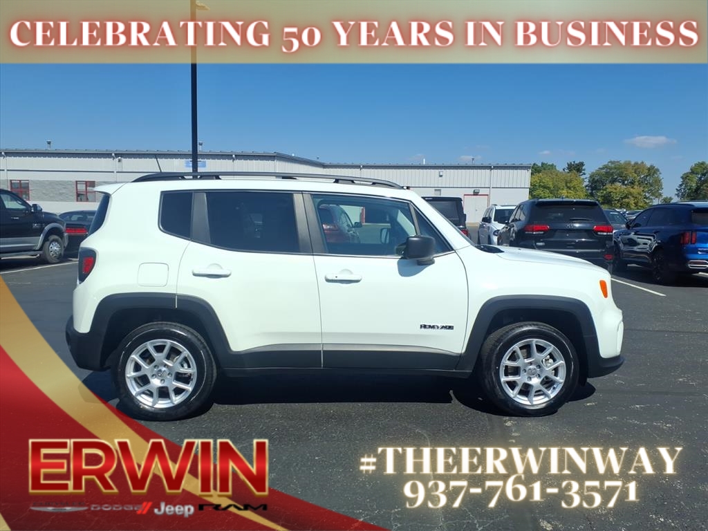 2022 Jeep Renegade Latitude photo 2