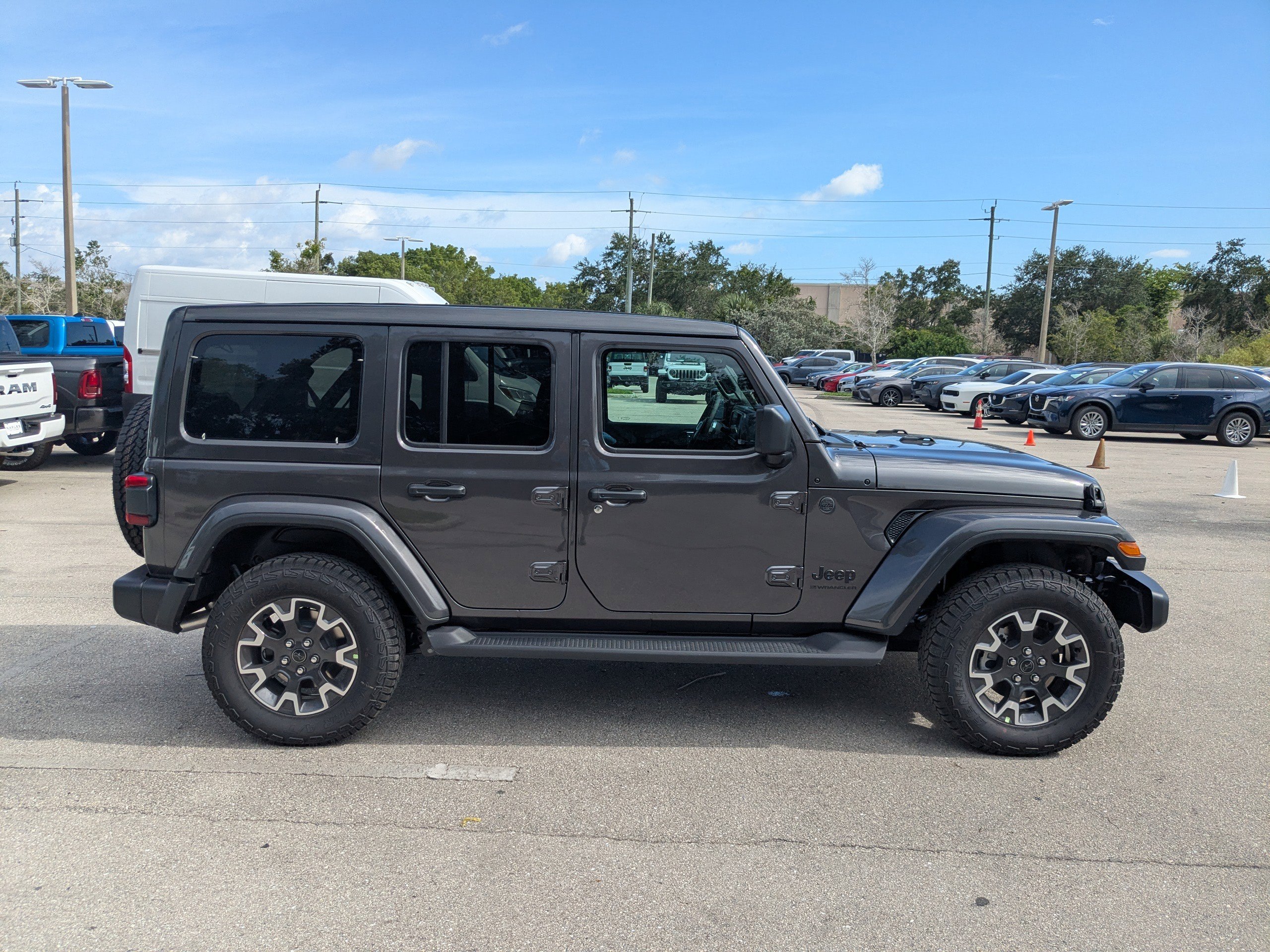 2025 Jeep Wrangler Sahara photo 3