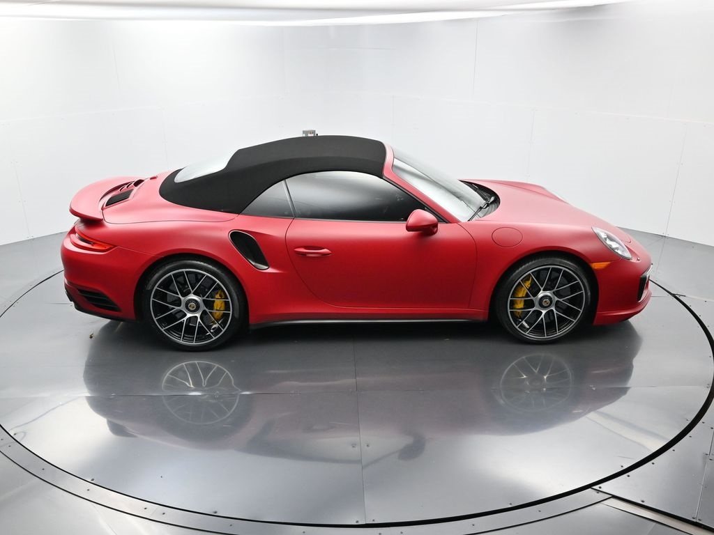 2017 Porsche 911 Turbo S photo 28