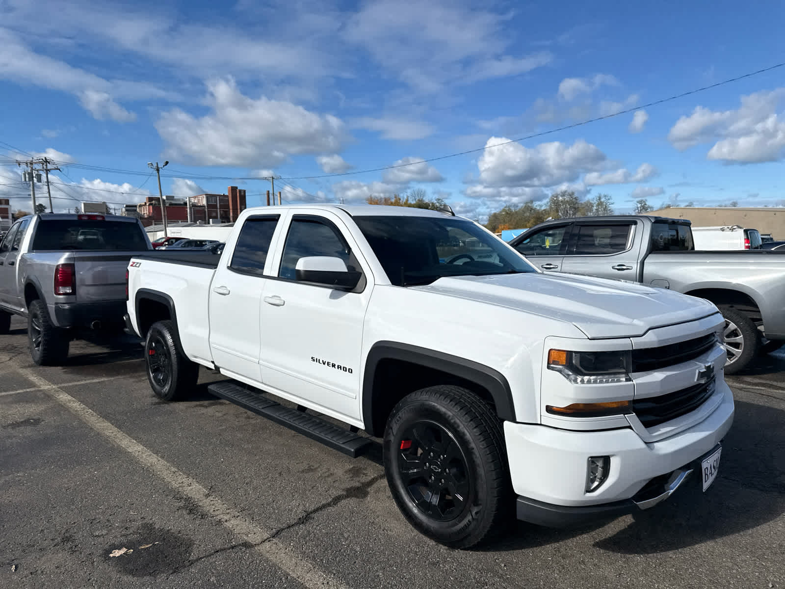 2018 Chevrolet Silverado 1500 LT photo 3