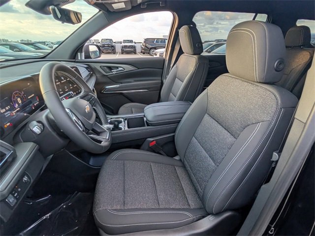 2026 Chevrolet Traverse photo 3