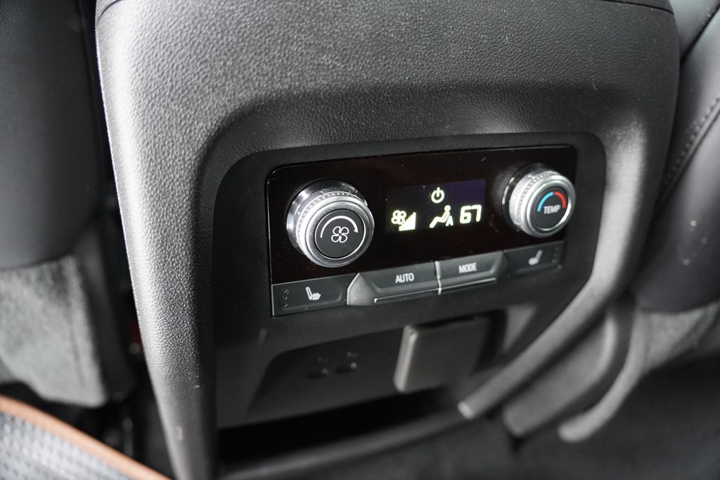 2024 Gmc Acadia AT4 photo 4