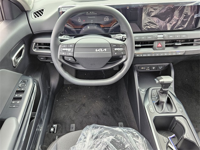 2025 Kia K4 LXS photo 6