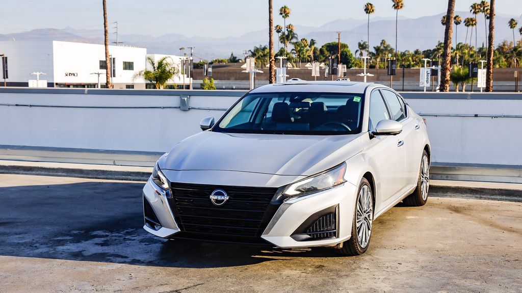 2023 Nissan Altima 2.5 SL photo 2