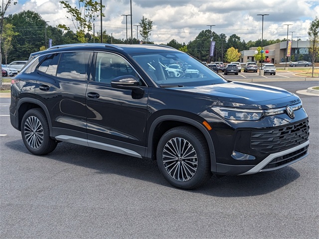 2025 Volkswagen Tiguan S photo 2