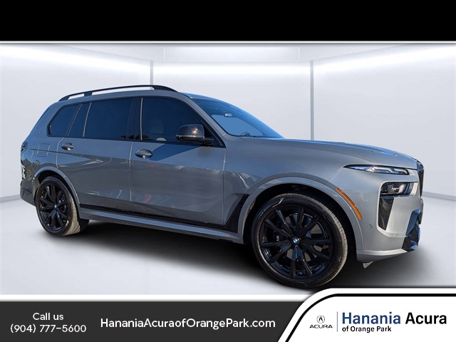 2025 BMW X7 M60i's photo
