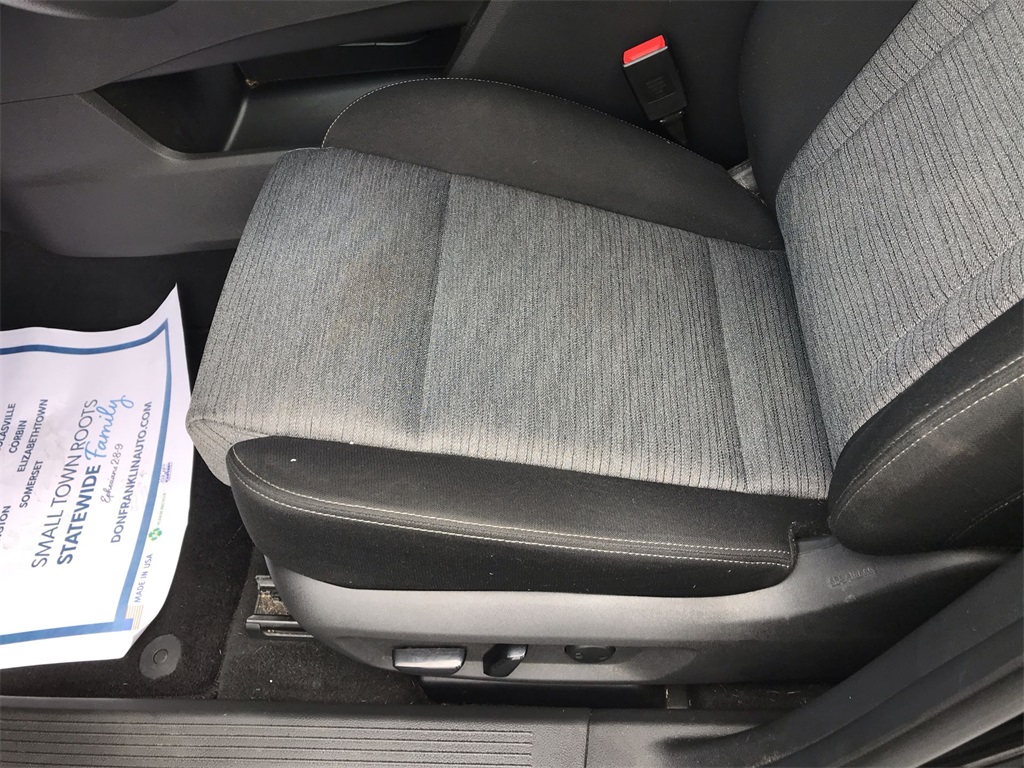2023 Nissan Rogue SV photo 12