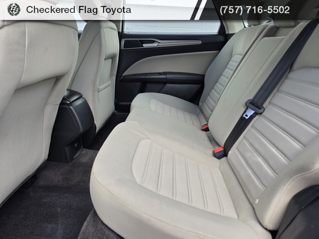 2020 Ford Fusion S photo 34