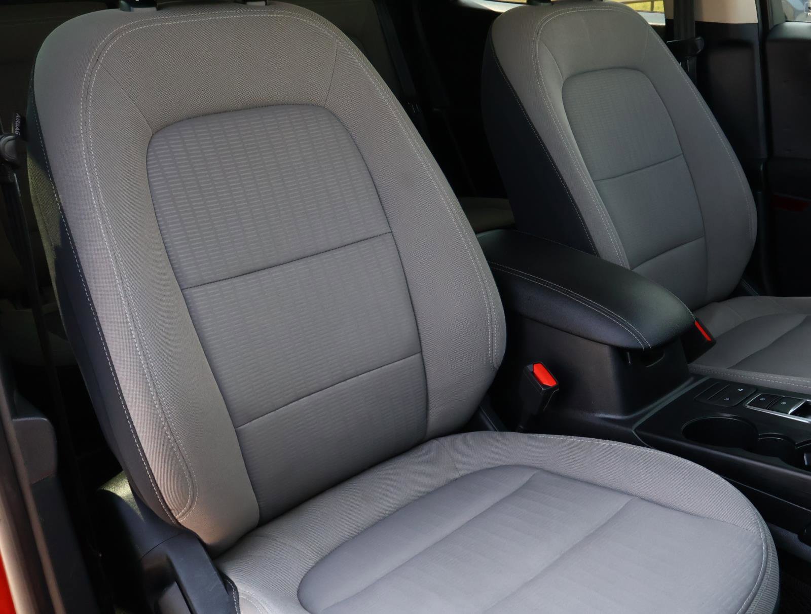 2020 Ford Escape S photo 16