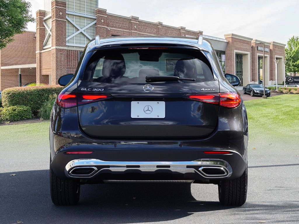 2026 Mercedes Benz GLC 300 4MATIC photo 4