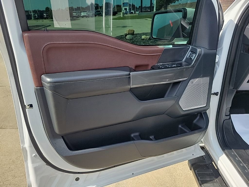 2023 Ford F-150 Lariat photo 13