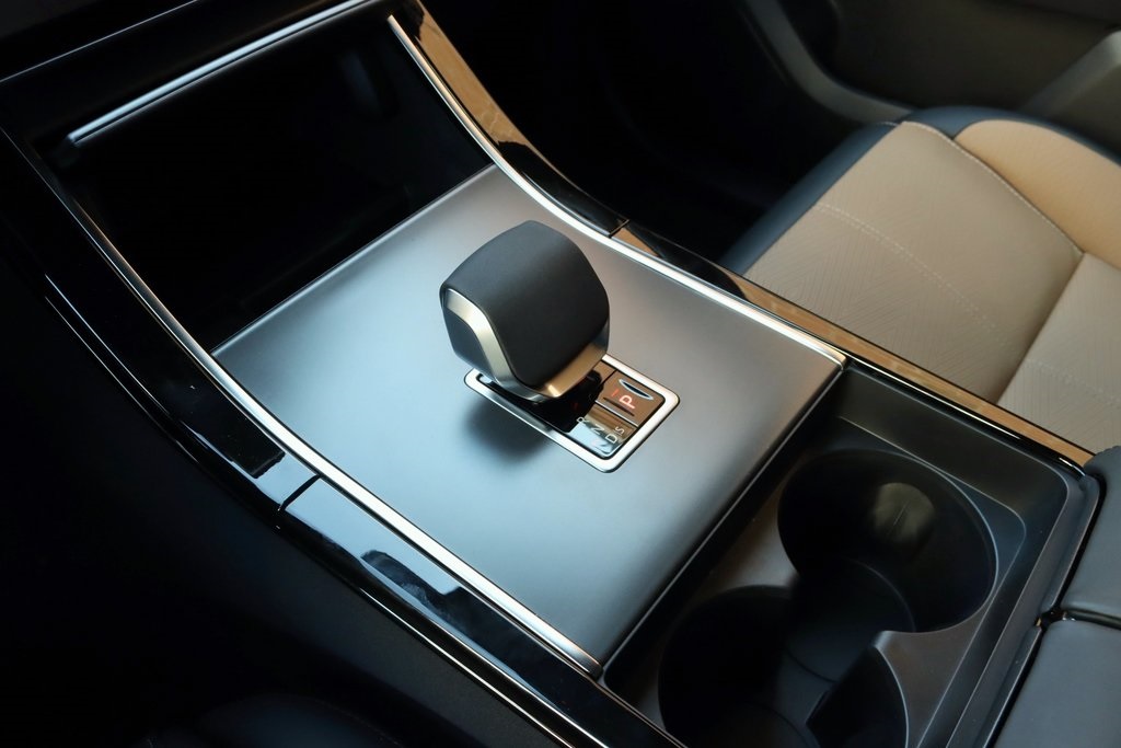 2025 Land Rover Range Rover Velar photo 20