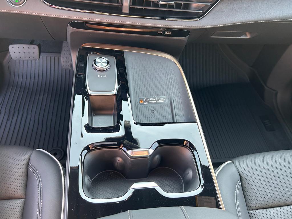 2026 Buick Enclave Avenir photo 11