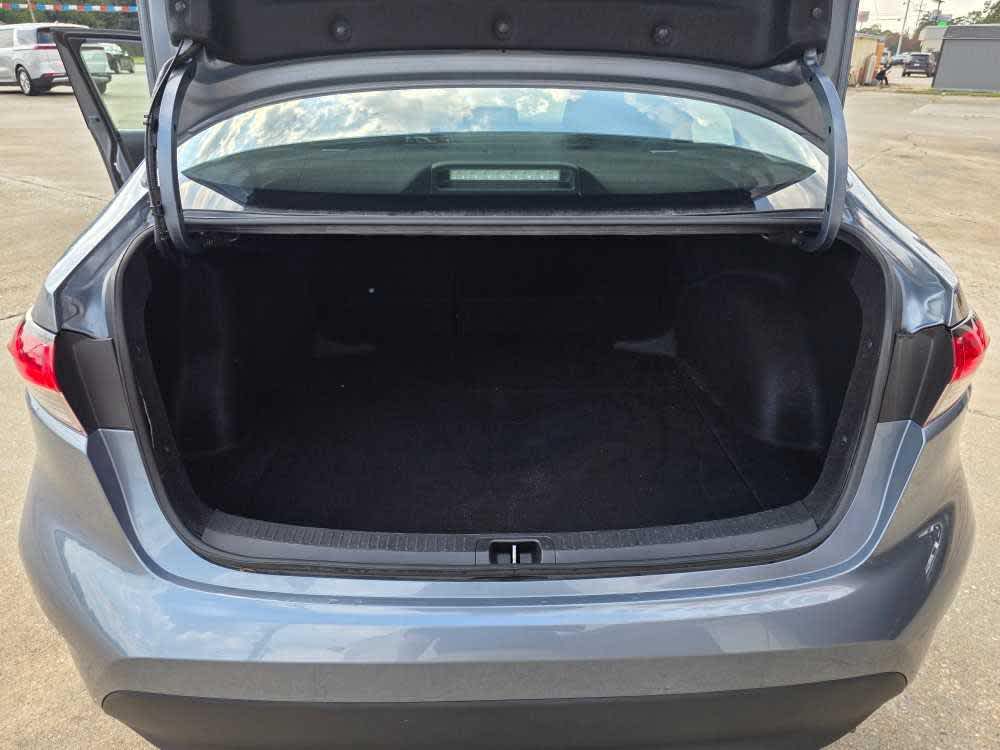 2024 Toyota Corolla LE photo 9