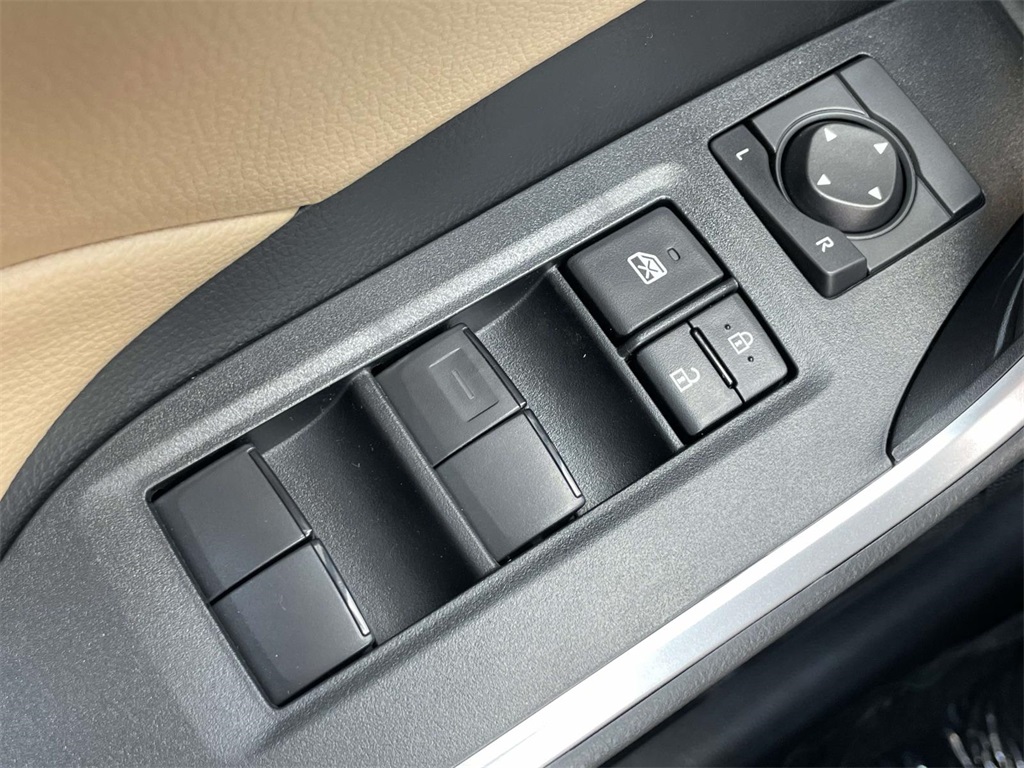 2025 Toyota RAV4 LE photo 15