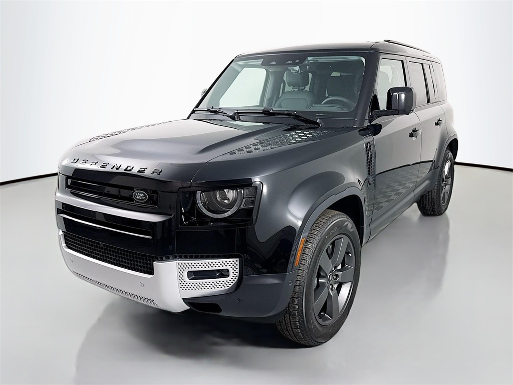 2025 Land Rover Defender S's photo