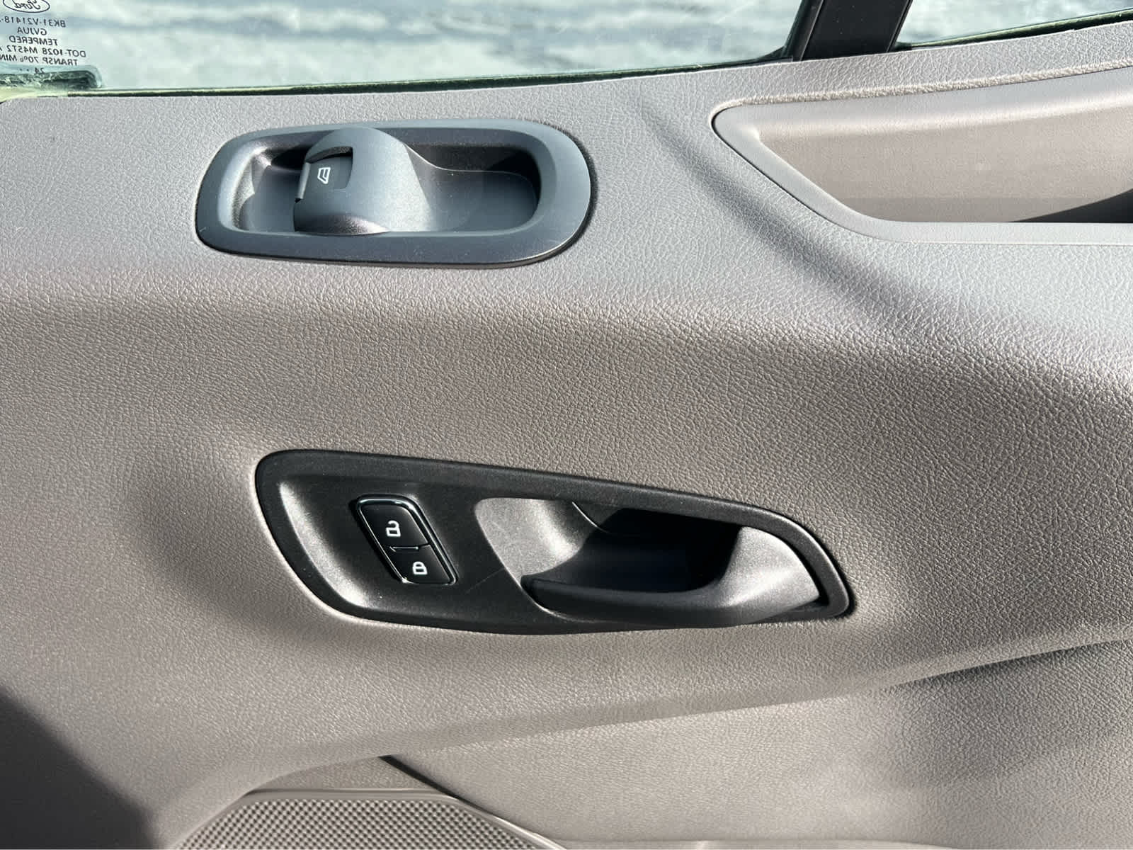 2024 Ford Transit Passenger Van XLT - Photo 18