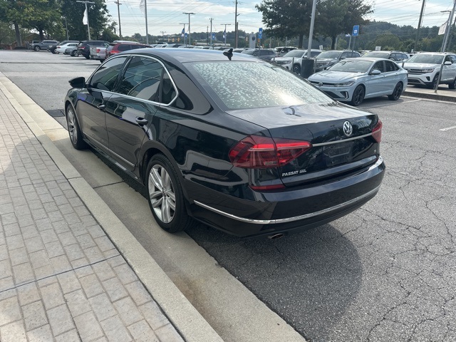 2018 Volkswagen Passat 2.0T SEL Premium photo 4