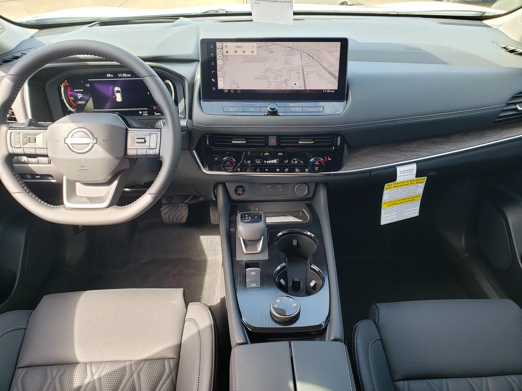2026 Nissan Rogue Platinum photo 9