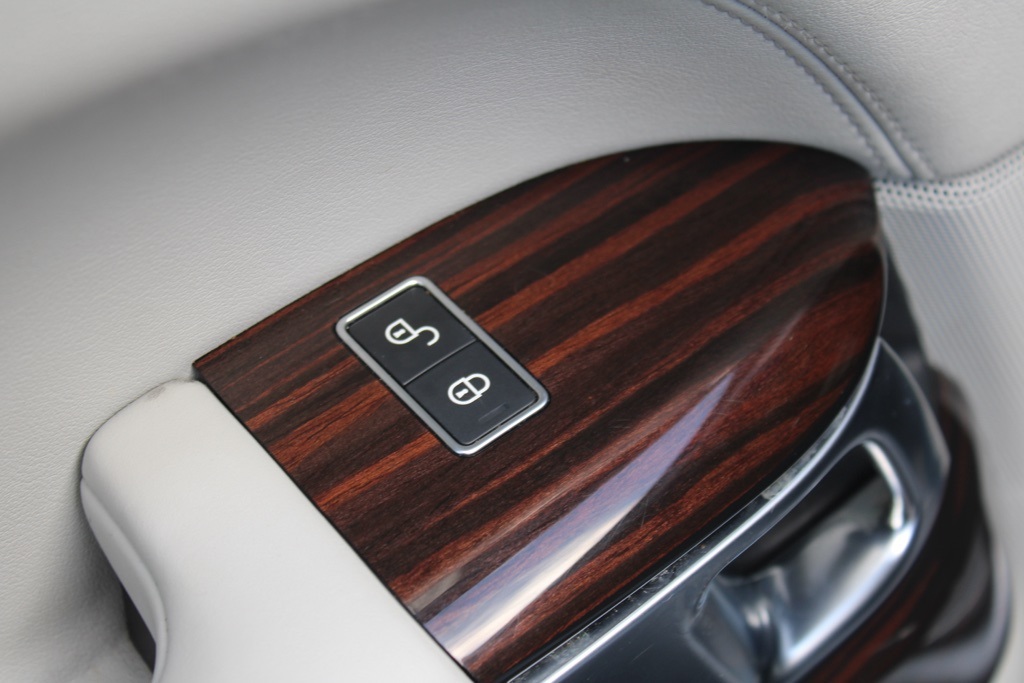 2016 Land Rover Range Rover HSE photo 37