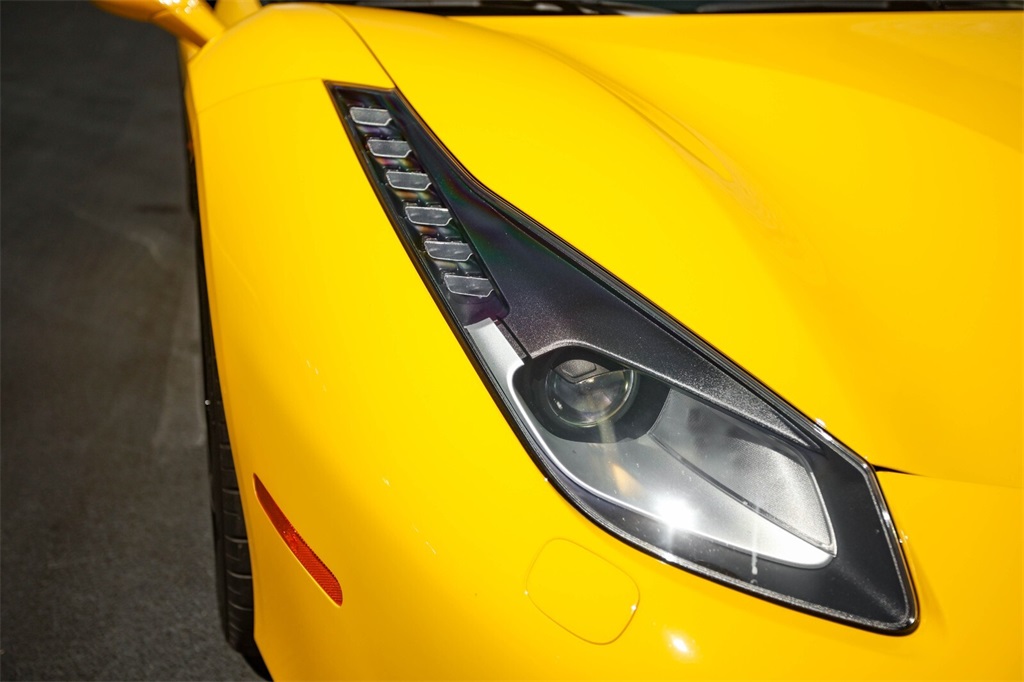 2016 Ferrari 488 GTB photo 11