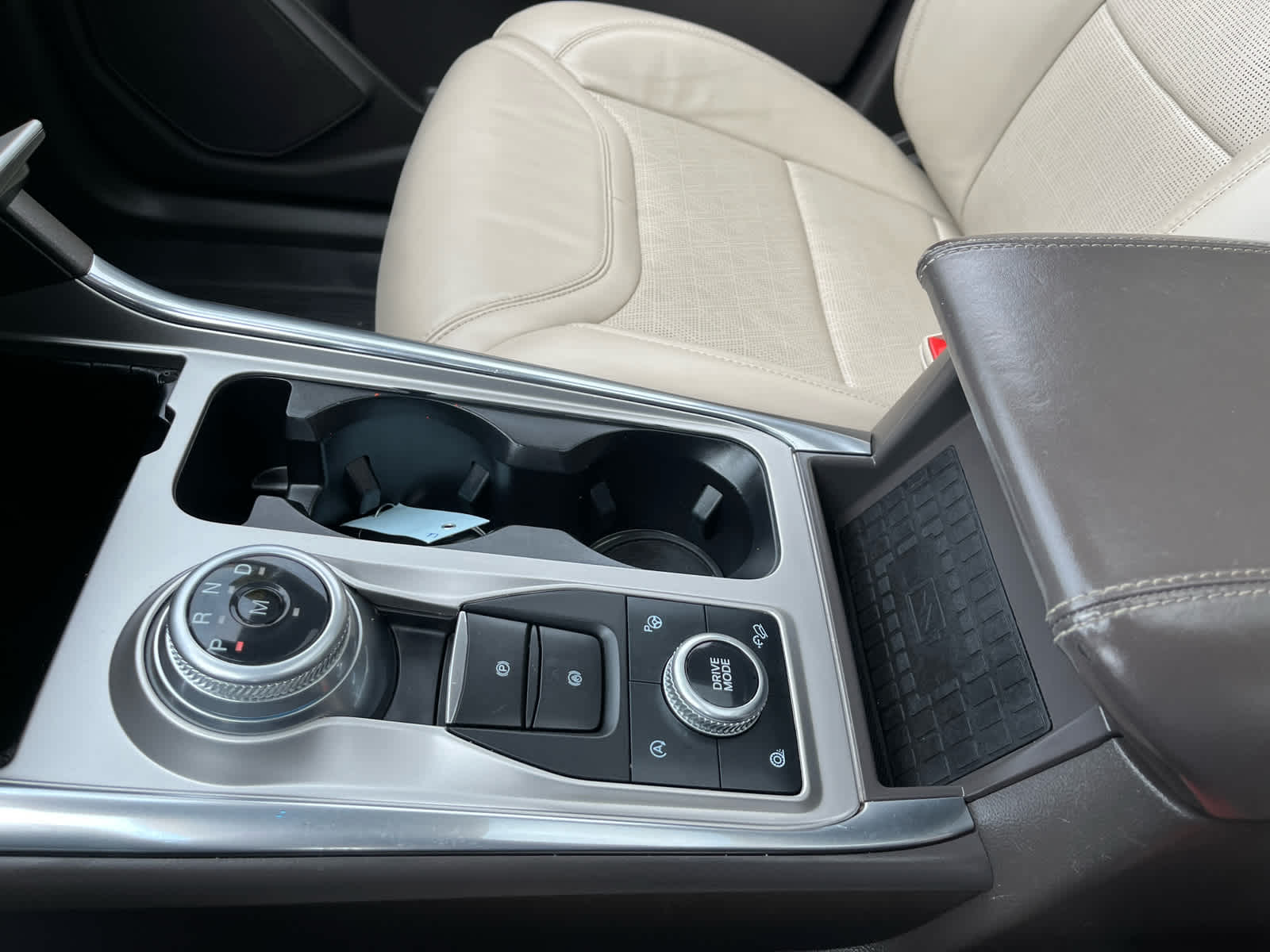 2020 Ford Explorer Platinum photo 31