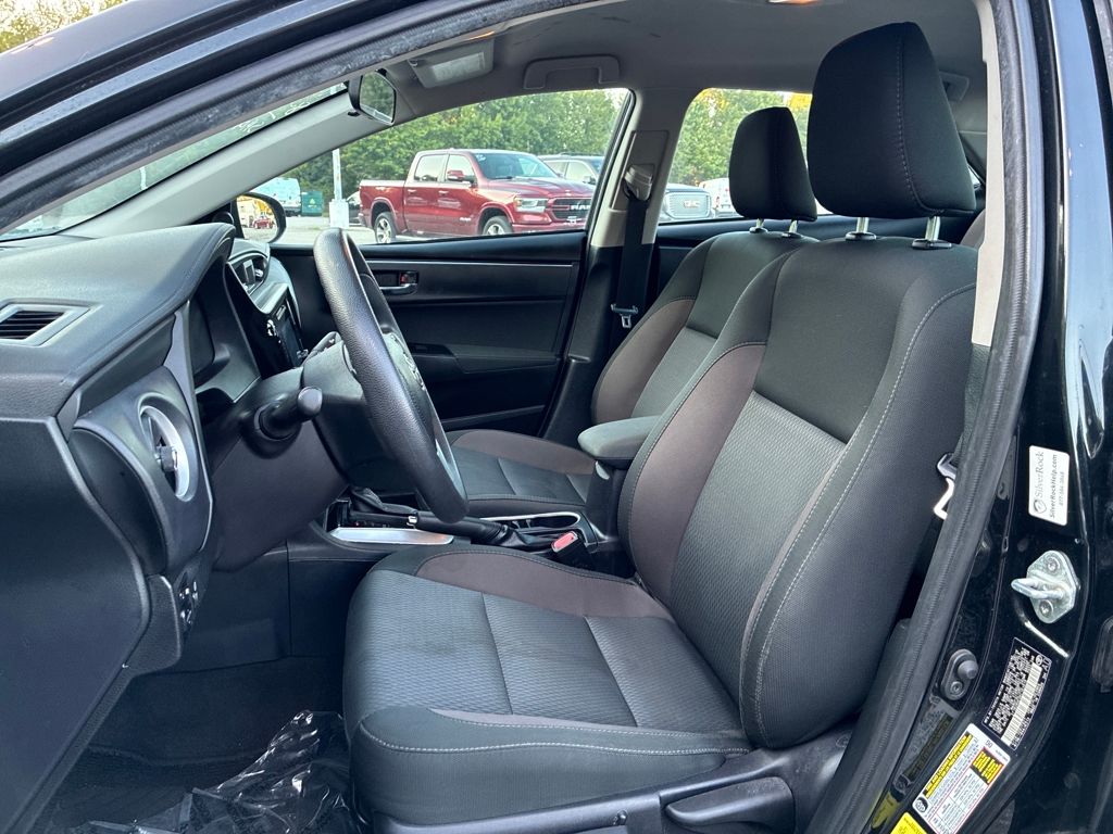 2019 Toyota Corolla L photo 9