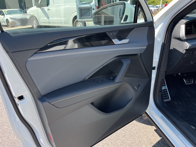 2025 Volkswagen Tiguan SEL R-Line Black photo 4
